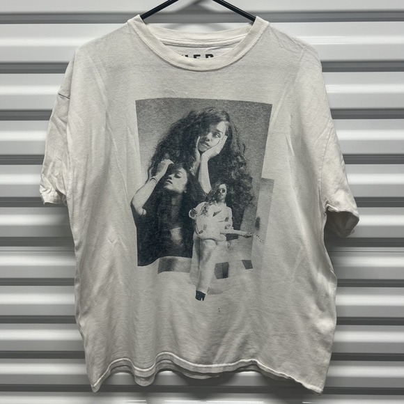 H.E.R. Tops - H.E.R. Graphic T-Shirt Size XL Women White Short Sleeve R&B Artist Music Tee